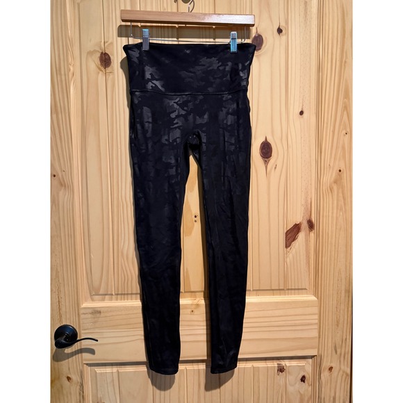 SPANX Pants - Spanx Camo Leggings Black Camo High Rise Shaping Large L 20240R